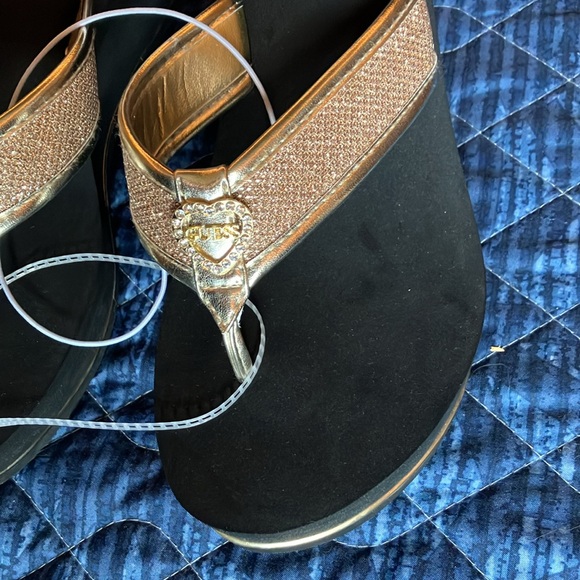 Gorgeous Guess sandals, size 10M, black and gold, NWT! - Picture 15 of 16